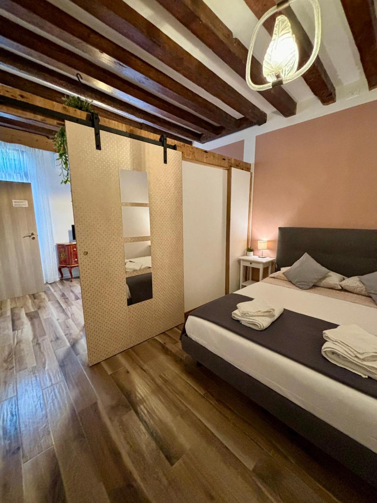 Emma'S House Apartment เวนิส ภายนอก รูปภาพ